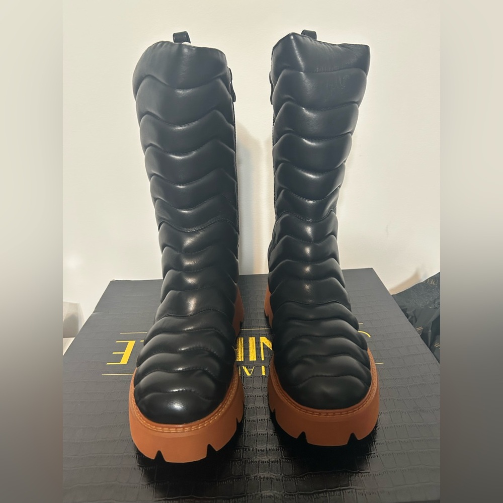 Jennifer Le Women's Boots - Picture 2 of 4